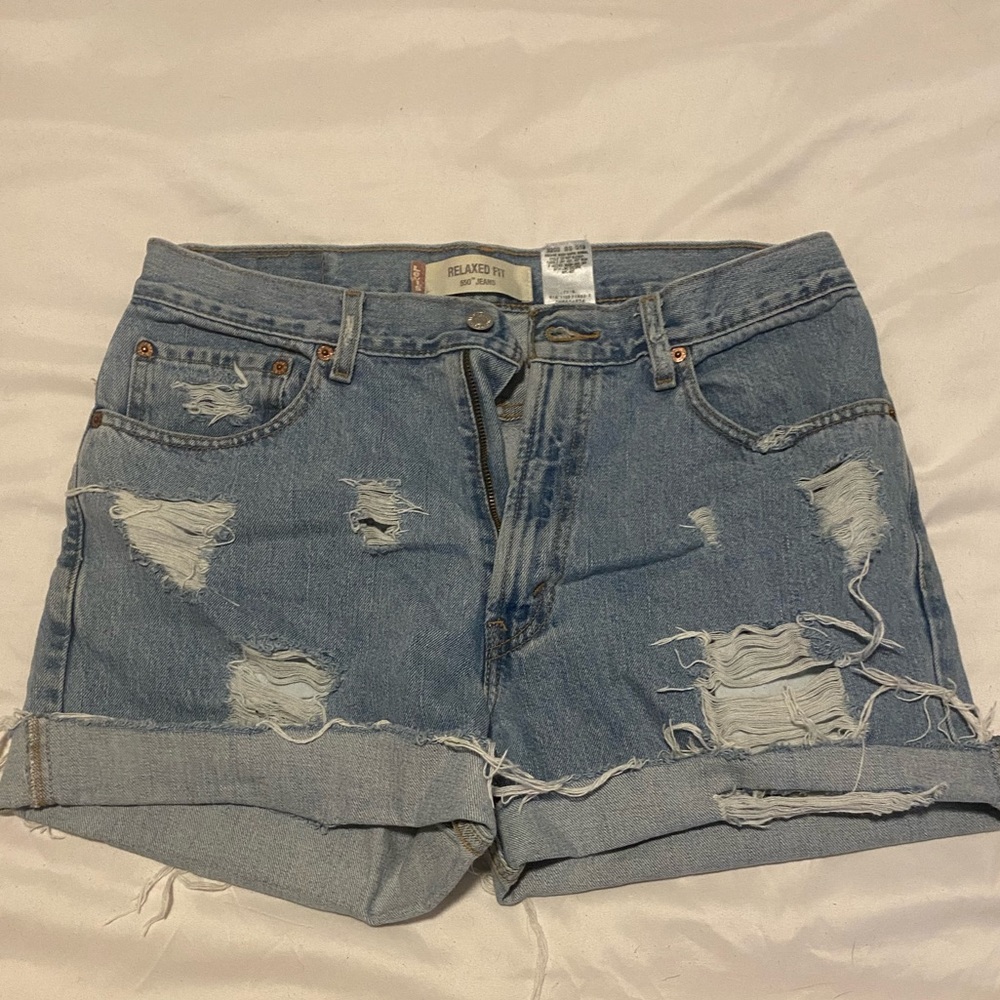 Vintage cropped Levi’s jean shorts